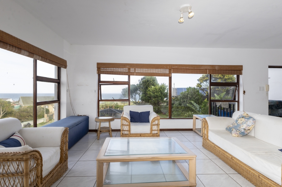 8 Bedroom Property for Sale in West Beach Eastern Cape